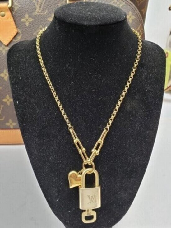Authentic Louis Vuitton Lock & Key w/ Unbranded Gold Plated Gold Chain Necklace