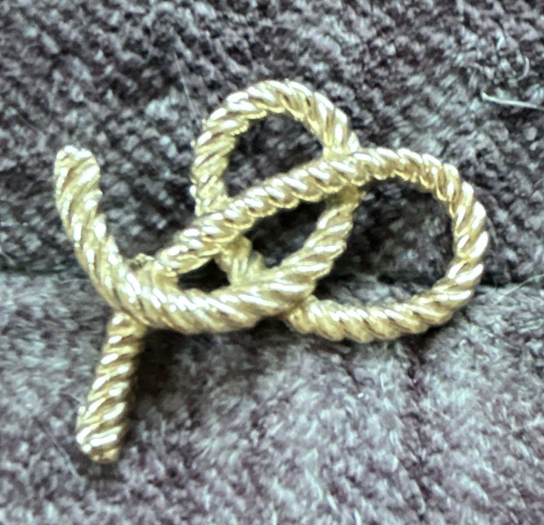 Gold Tone Textured Bow Shape Brooch Pin, Metal Rope Knot Design, No Stone