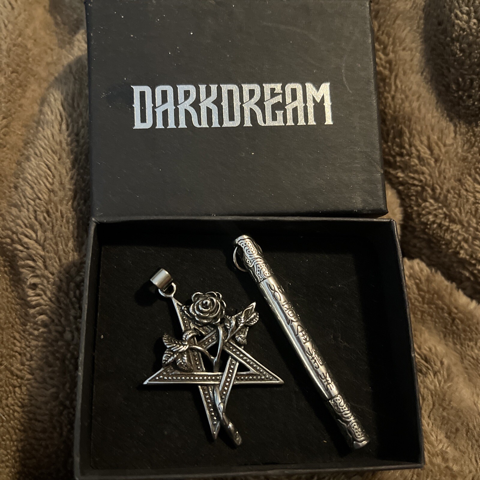 Dark dream Pendants / Rose And Star