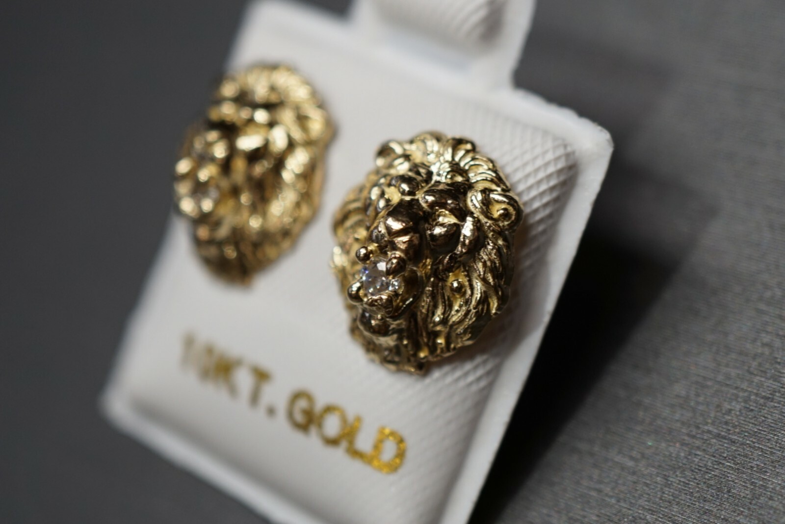 10K Solid Yellow Gold 0.4″ 3D Lion Head CZ Stud Earrings. Men Women Children