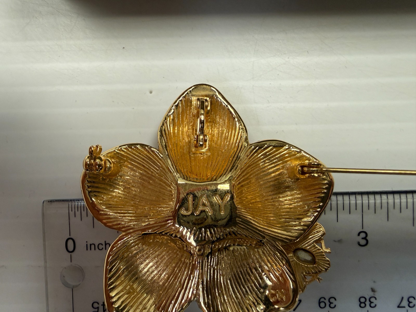 Jay Strongwater – Spring Blossoms Flower w/ Bumblebee Enamel & Crystal Brooch