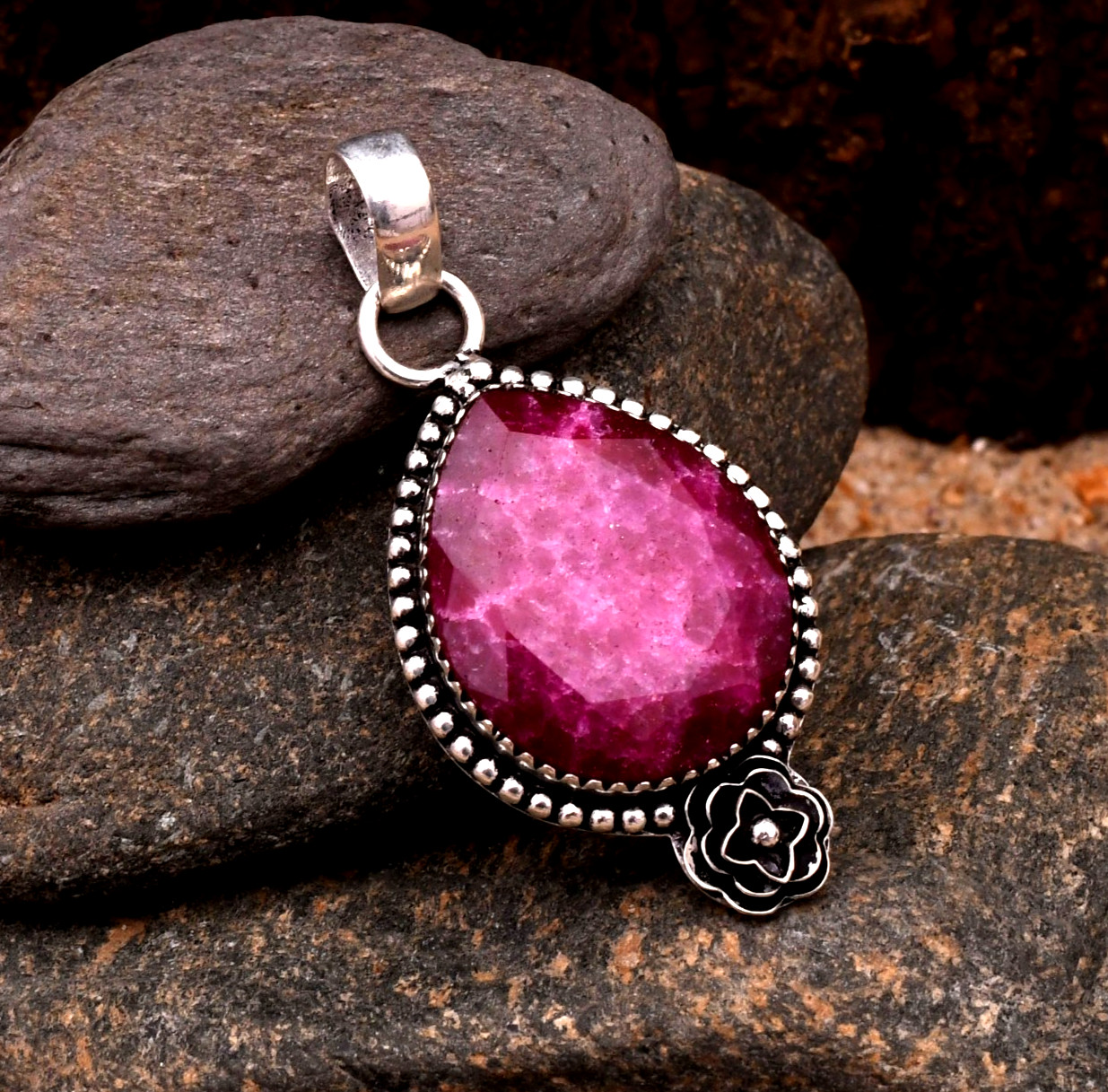 Ruby (Lab-Created) Gemstone 925 Sterling Silver Handmade Pendant Jewelry 1.77″