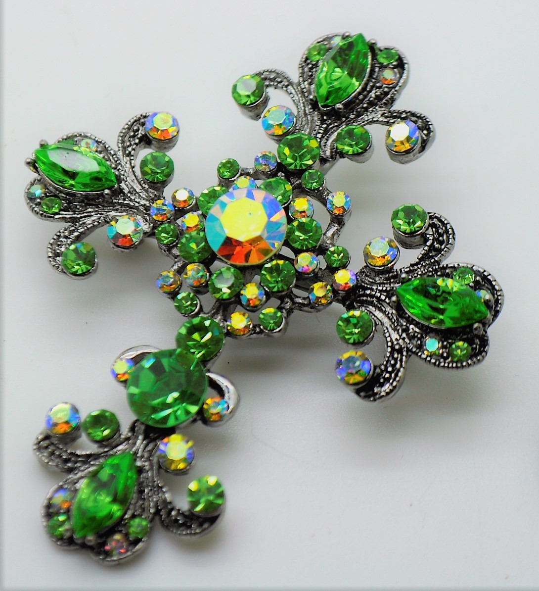 CLASSIC EXQUISITE CROSS SHAPE GREEN/CLEAR AB FASHION BROOCH /PIN/PENDANT YD11