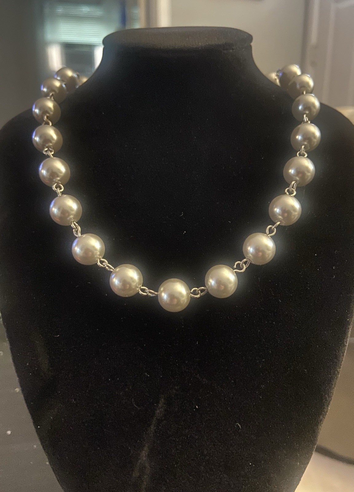 Banana Republic Women’s Necklace Silver Pearl