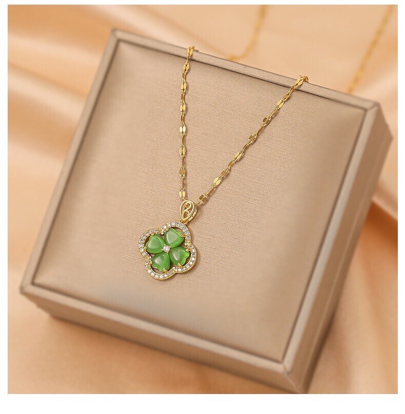 18KGP Green Jade Clover Shaped Pendant Necklace