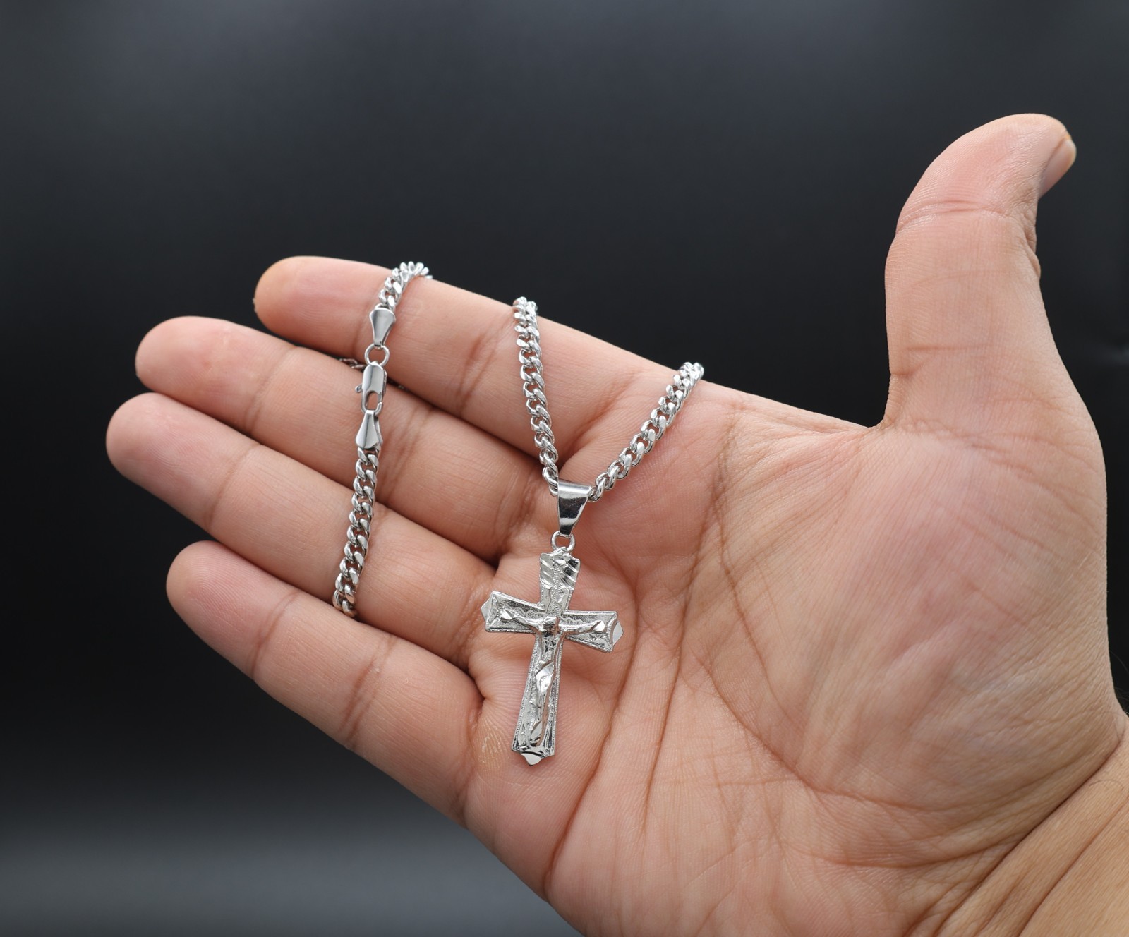 Men’s Silver Crucifix Necklace 4mm Curb Chain, Diamond Cut Cross Pendant, Unisex
