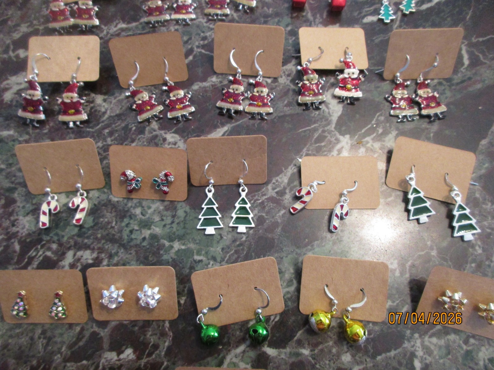 New Assorted Fashion Jewelry EARRINGS CHRISTMAS Holiday Earrings Lot 25 Pair
