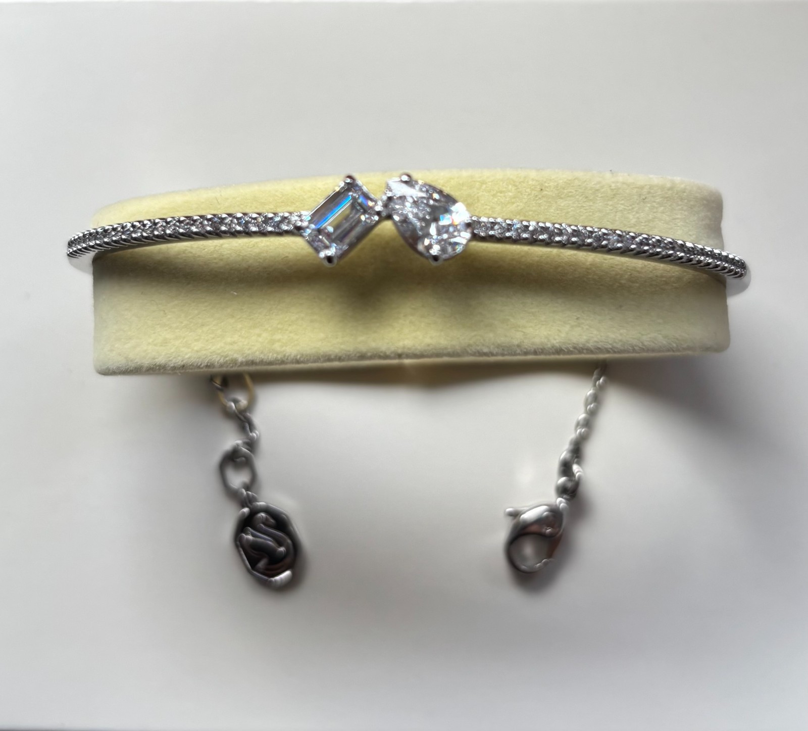 Genuine Swarovski Mesmera Bangle (Model 5667253)