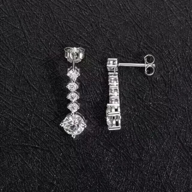 14K White Gold Plated In 2Ct Round Cut Simulated Diamond Stunning Drop Earring