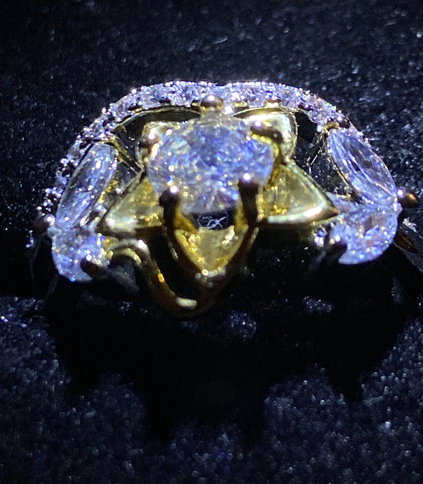 WHITE + YELLOW GOLD 2 PIECE RING. ROUND CUT CLEAR/ WHITE CRYSTAL Size Q. New