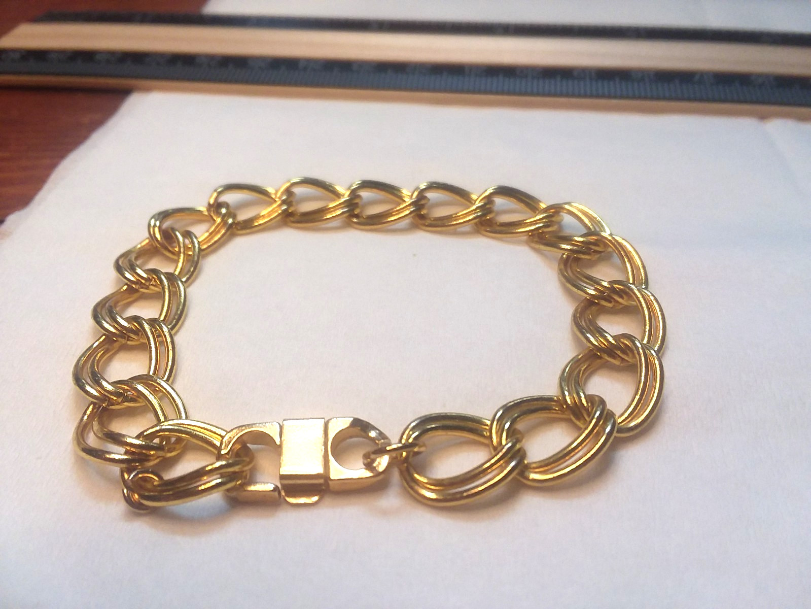7 ” Double Link Gold Tone Chain W/ Unique Fold Over Clasp Bracelet 03-01-2026