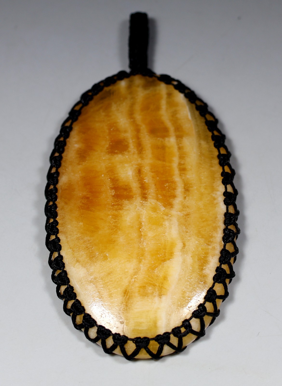 227 Ct 7X47X75 mm Natural Yellow Lace Agate Oval Macrame Pendant 3.68″ KF-387