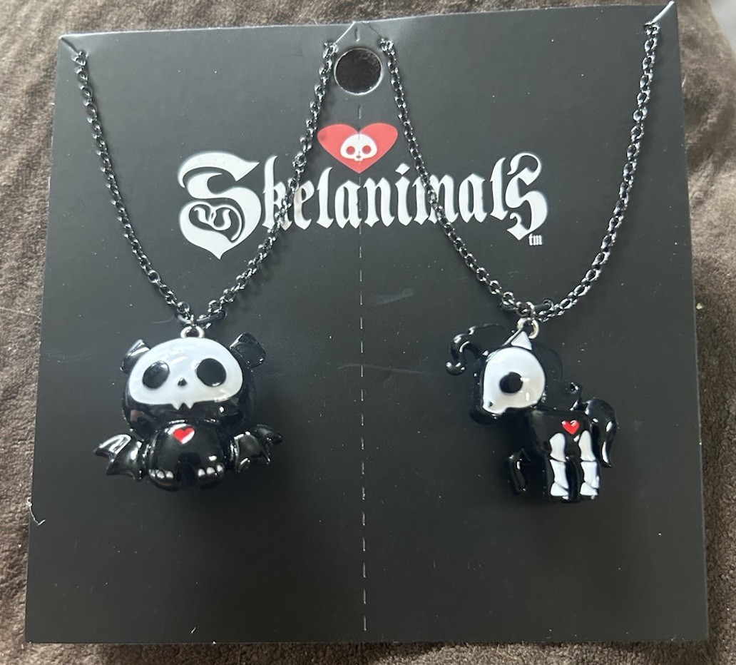 Skelanimals Diego & Carrie Best Friend Necklace Set of 2 Bestie New