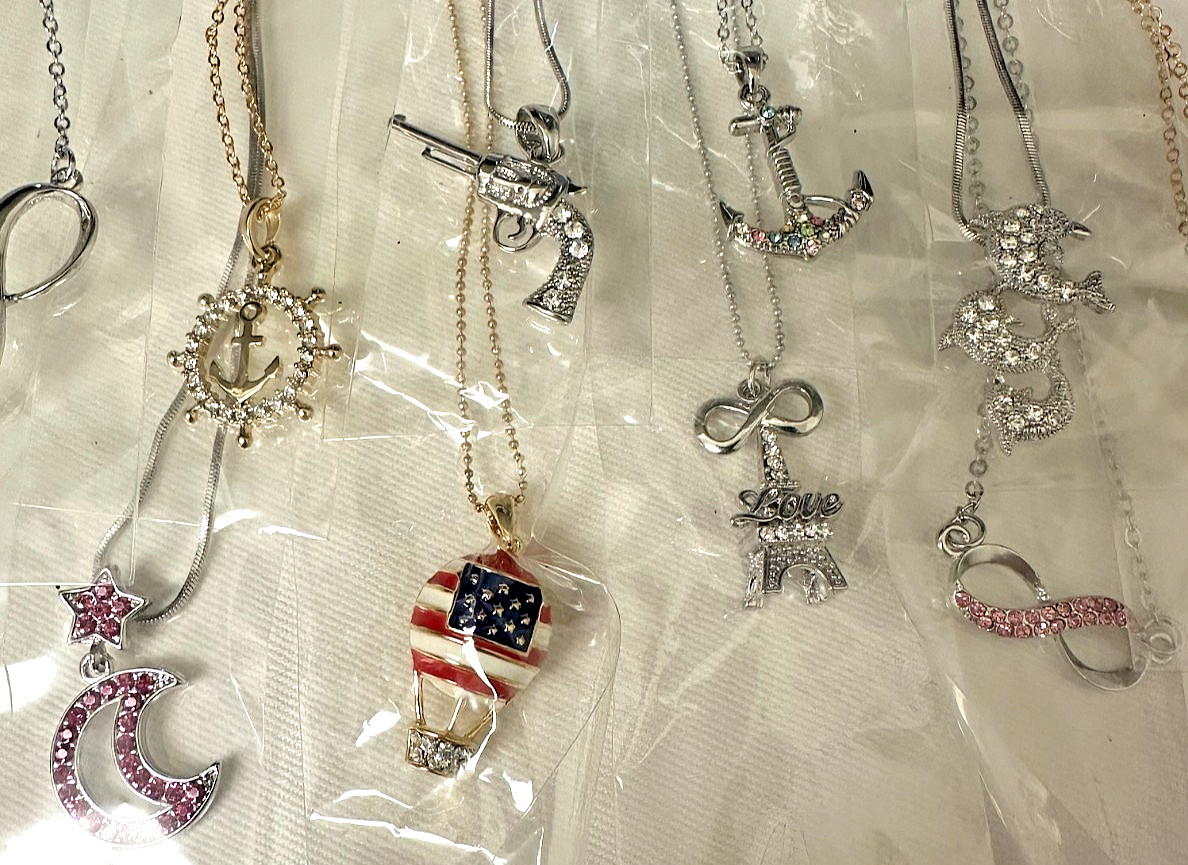 New 20pcs Crystal Charm Pendant Necklace Jewelry #119 Pistol Moon Frog Cola Star