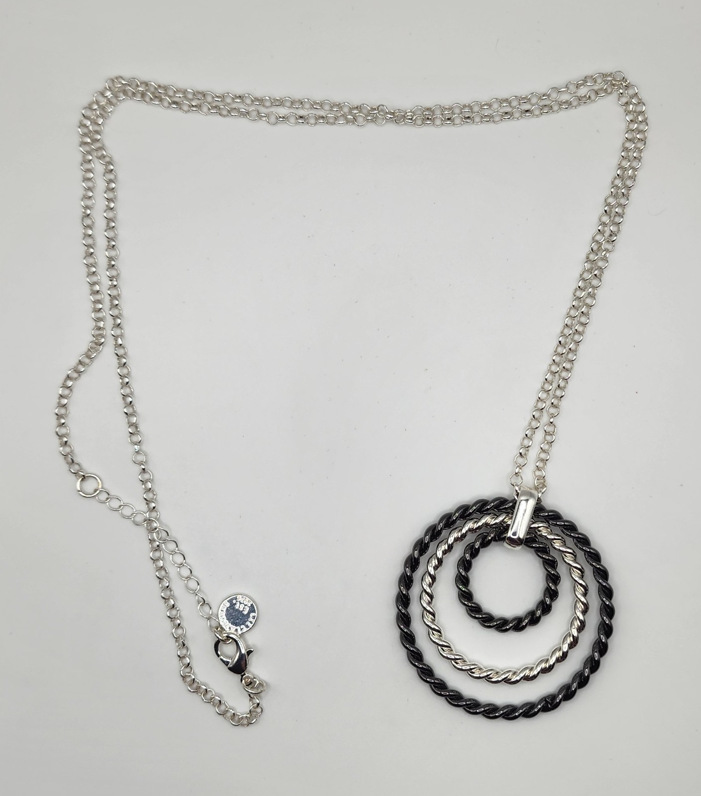 Liz Claiborne Black Silver Tone Triple Circle Pendant Necklace 19–22 Inch