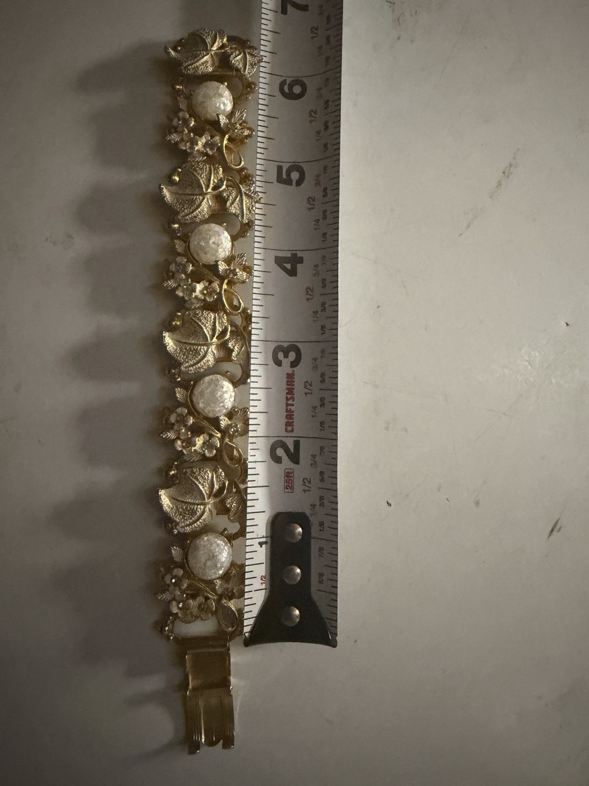 Vintage gold Tone frosted Floral Leaf Link Bracelet White Round gems 💎6.5 in