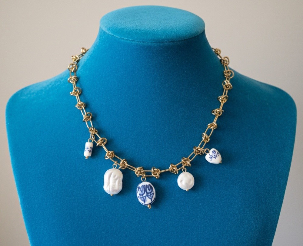 Anthropologie Heart Tulip Flower Pearl Necklace Chain Boho Charm Gold Porcelain