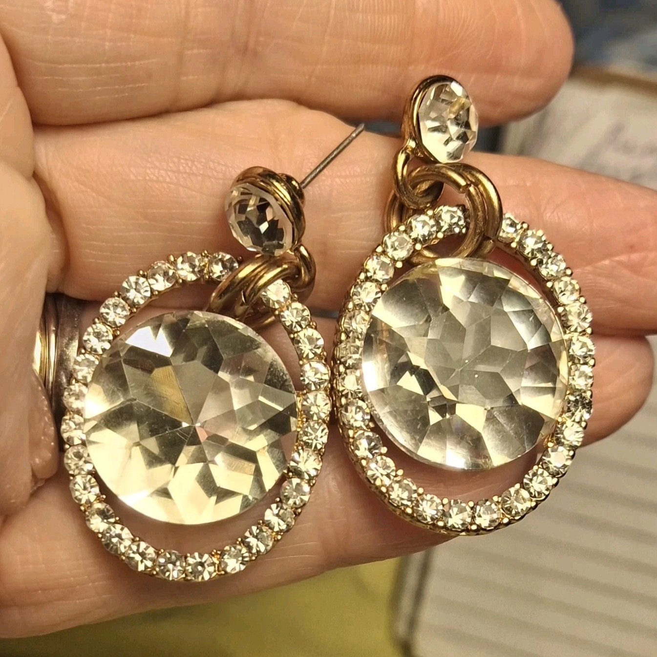 Pre-owned no brand large dangle oval shaped earrings with clear stones