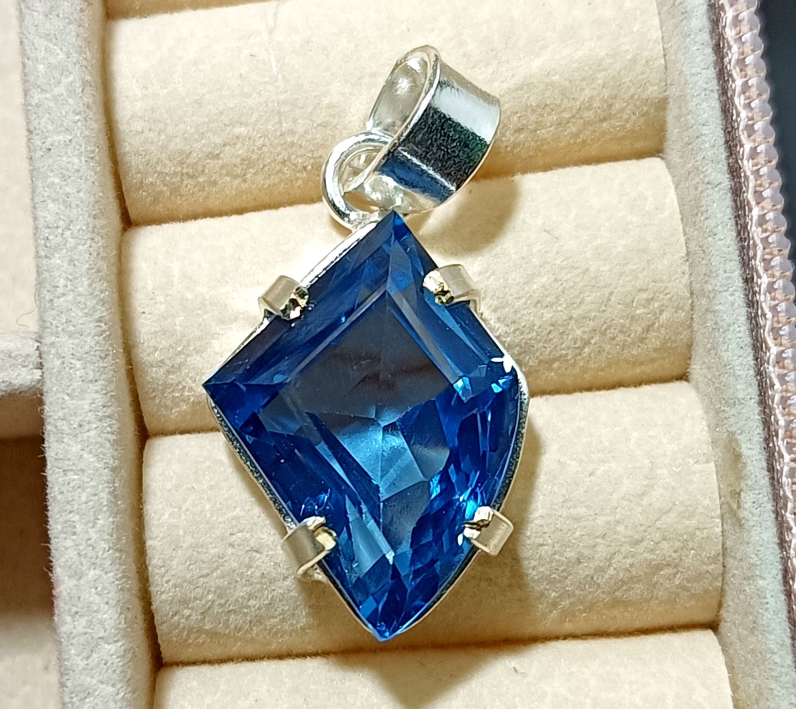 31.65 Ct Certified Natural Fancy Blue Sapphire Gemstone Pendant 925 Sterling Gem