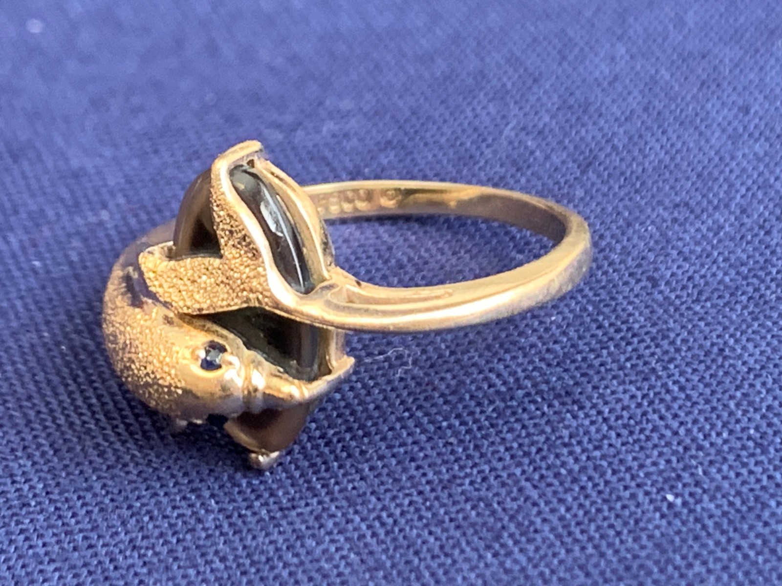 10K Yellow Gold Dolphin Ring 2.53g Fine Jewelry Size 5.25 Band Onyx Look *READ*