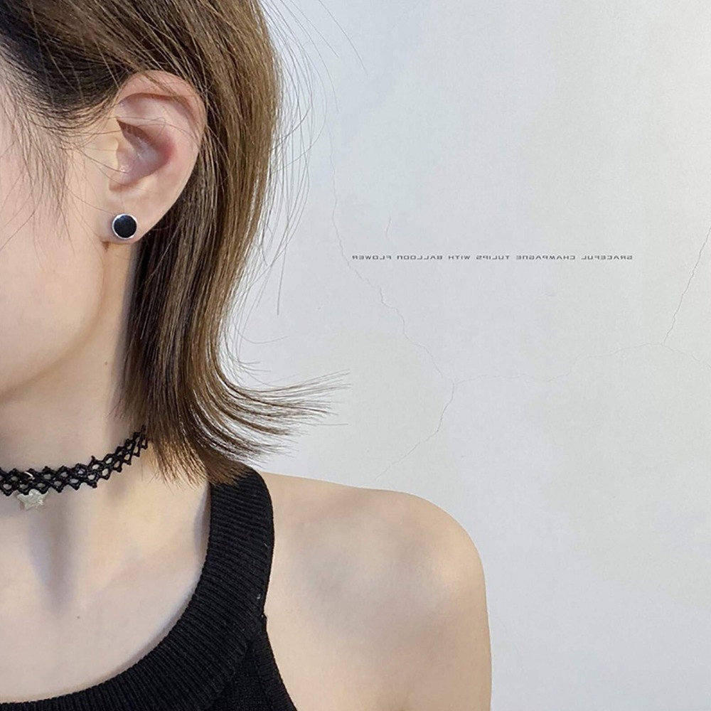 1 Pair Elegant Black Round Stud Earrings Lightweight Minimalist Gothic Hip Hop P