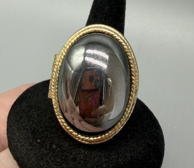 AVON Large Black Obsidian Pill Box Poison Ring Gold Plated Vtg Goth Sz 7.5-8.5