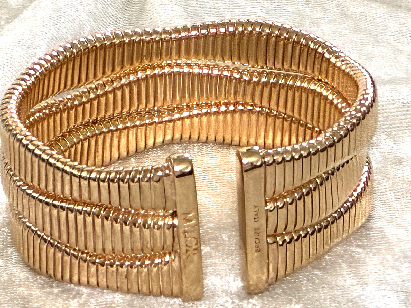 DAVID MARKSTEIN 18K GOLD-PLTD BRONZE BOLD 3-ROW TUBOGAS CUFF SZ AVG (M4978-62)