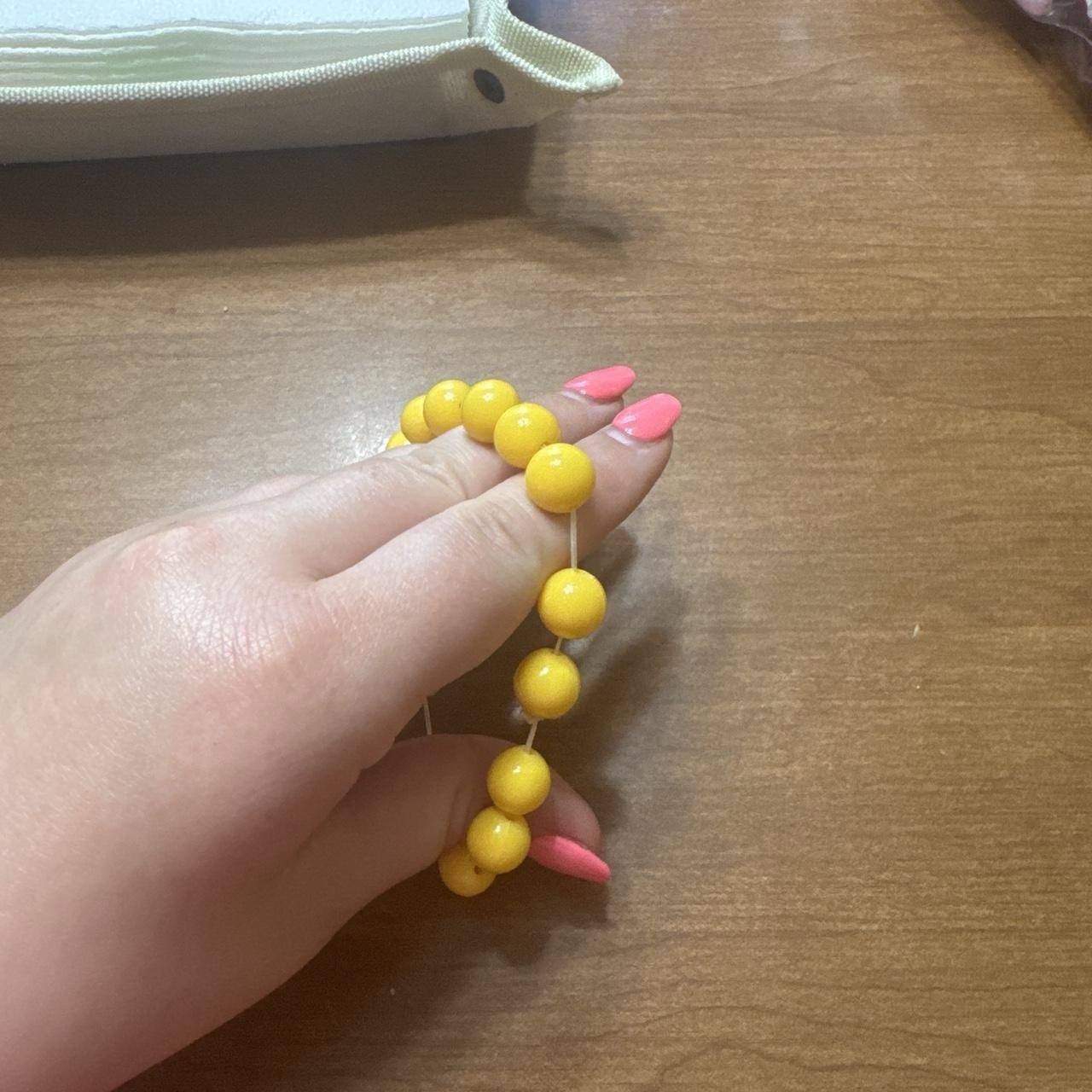Yellow plastic bead bracelet Elastic string NWOT #Lemon #bracelet #Elastic