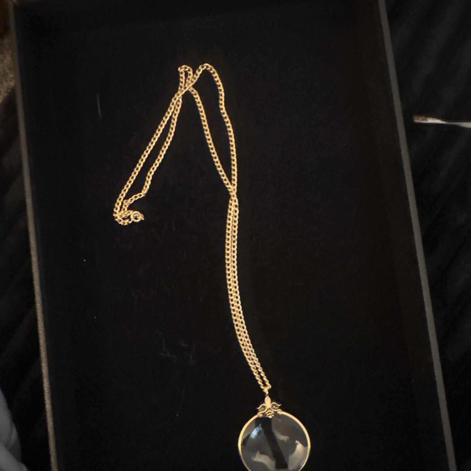 Avon Signed Gold Tone Round magnifying gloss Accents Rope Necklace vintage