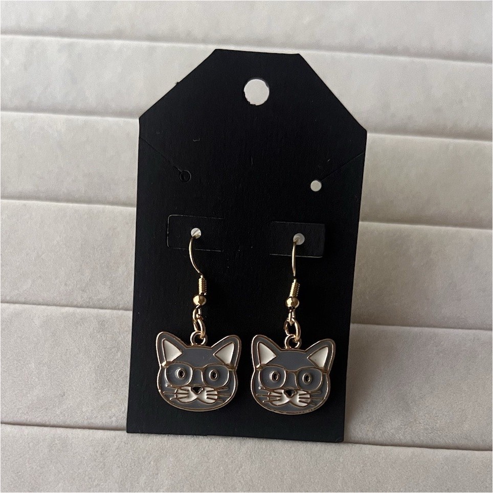 Dangle/Drop Hook Earrings Cat Face Charm Gold Tone Enamel No Stone White Black