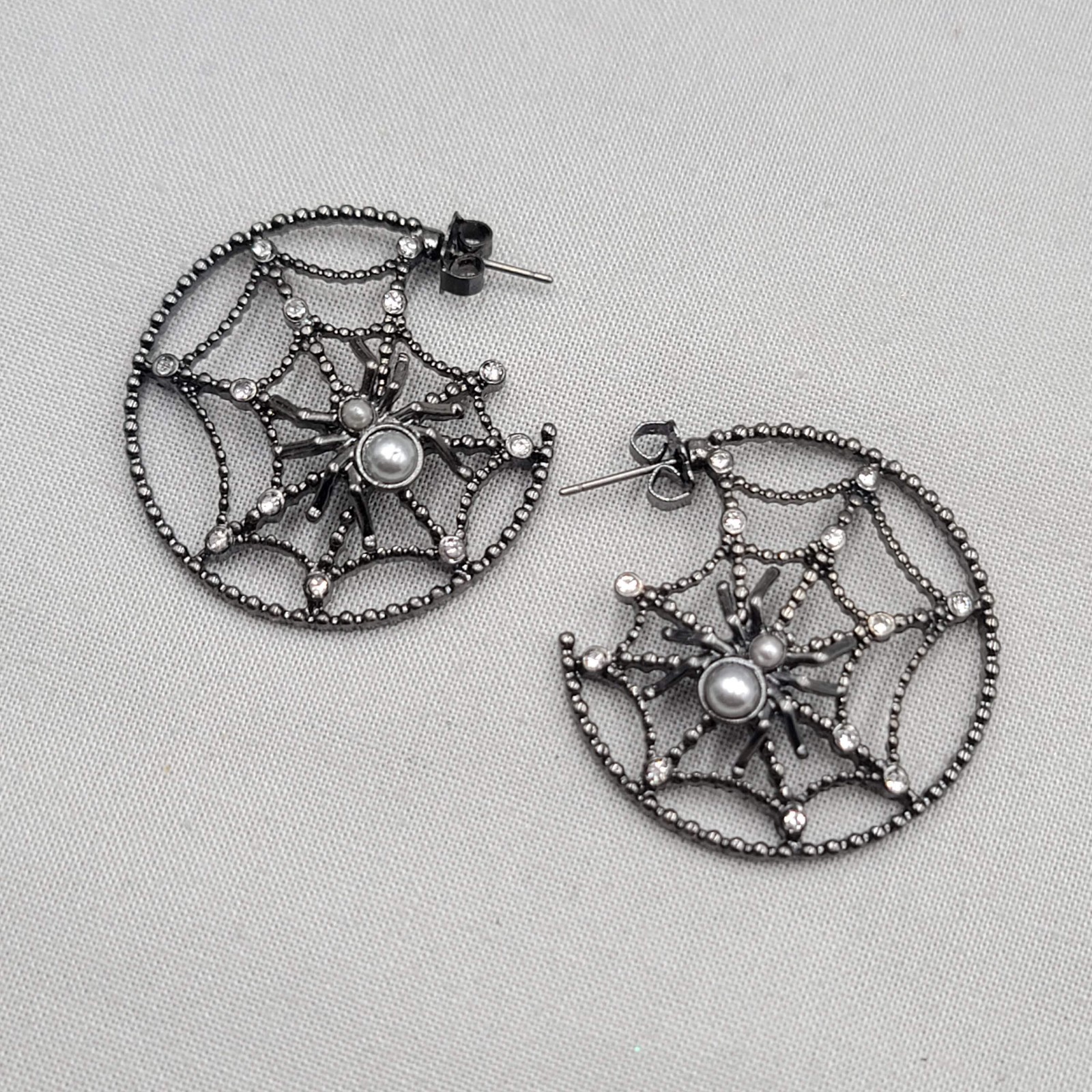 Spider Web Hoops Rhinestone Pierced Earrings Gunmetal Gray Dangle 1.25″
