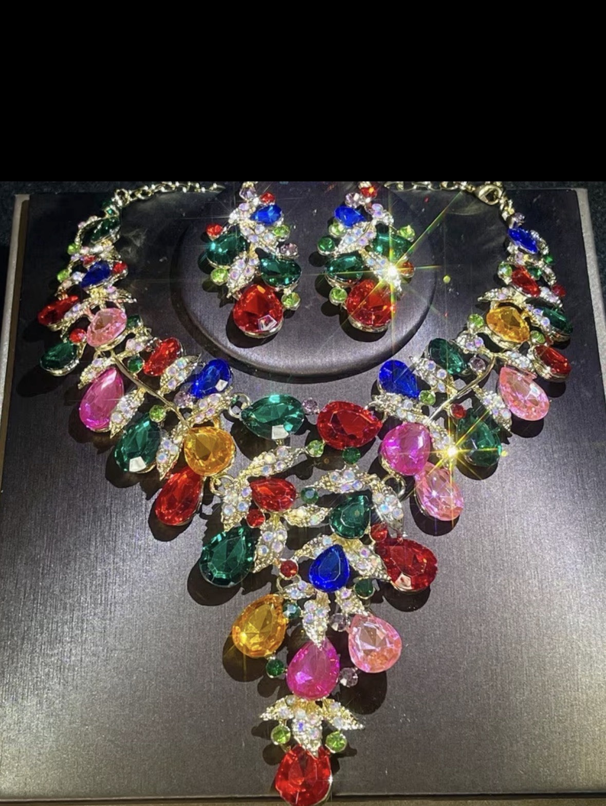 Rainbow Elegant Jewelry Necklace Encased Stone Rhinestone