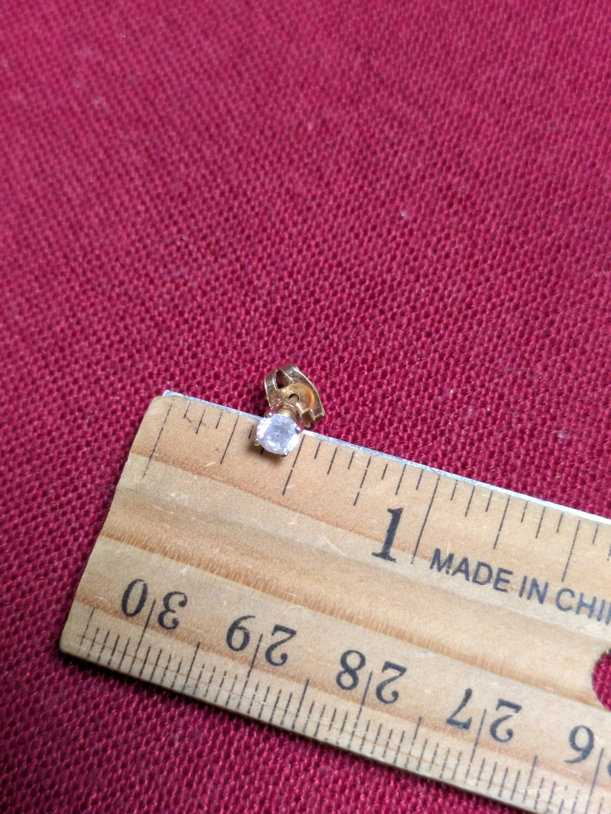 Single 15ct Diamond Stud In 14k Gold G2U