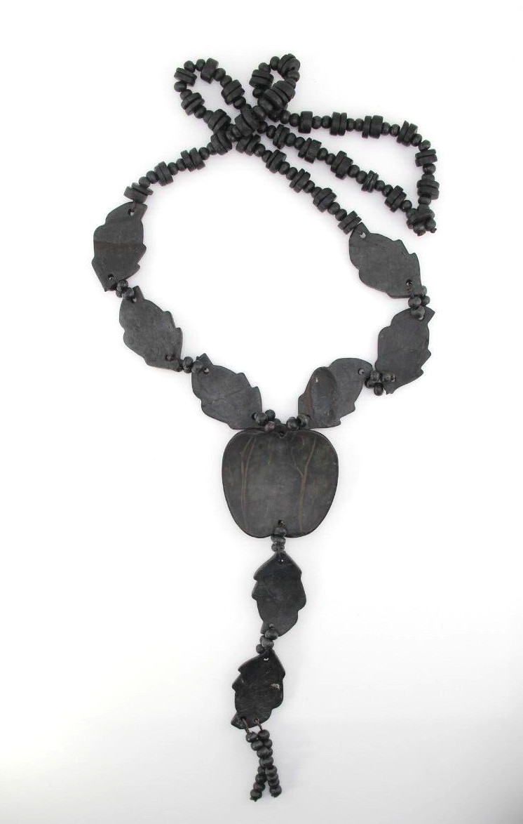 Retro Boho Style Dyed Coconut Shell Apple & Leaves Y- Shaped Necklace Sotuar