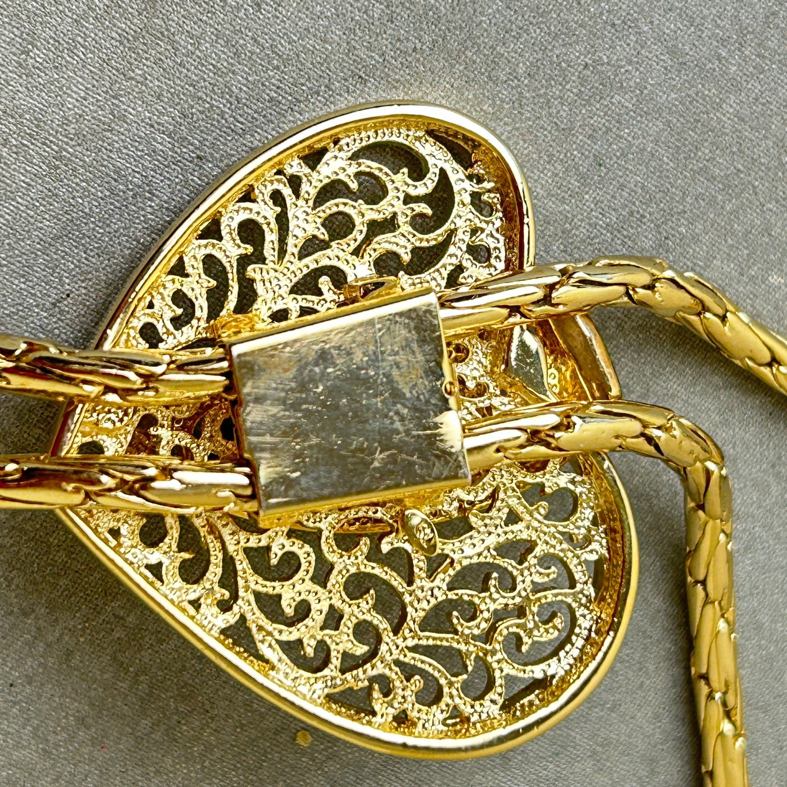 Gold Tone Lariat Chain Necklace – Heart Bolo Slide – Crystals Open Back Setting