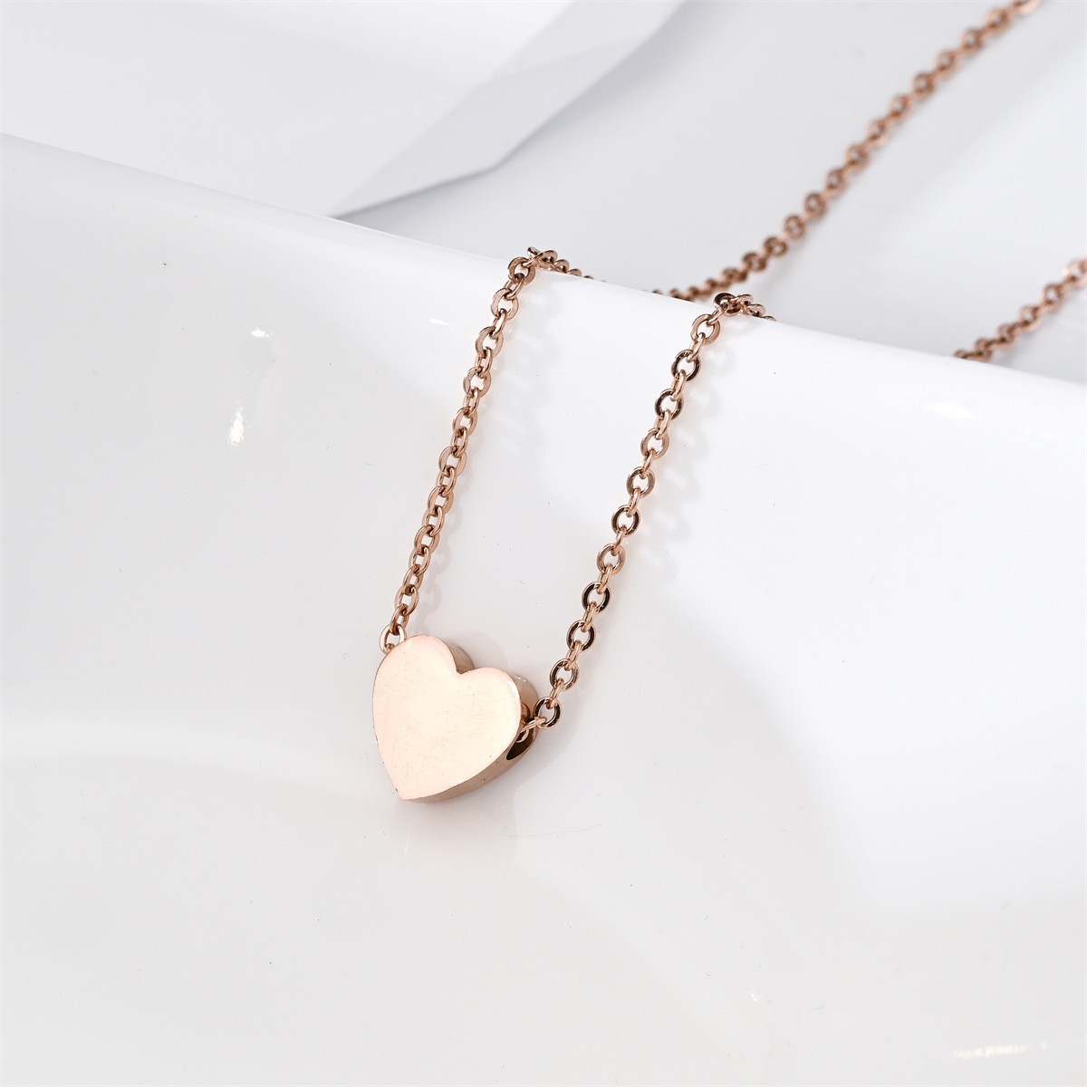 A Simple And Delicate Golden Heart Pendant Necklace,Valentine’s Day Gift,Fashion