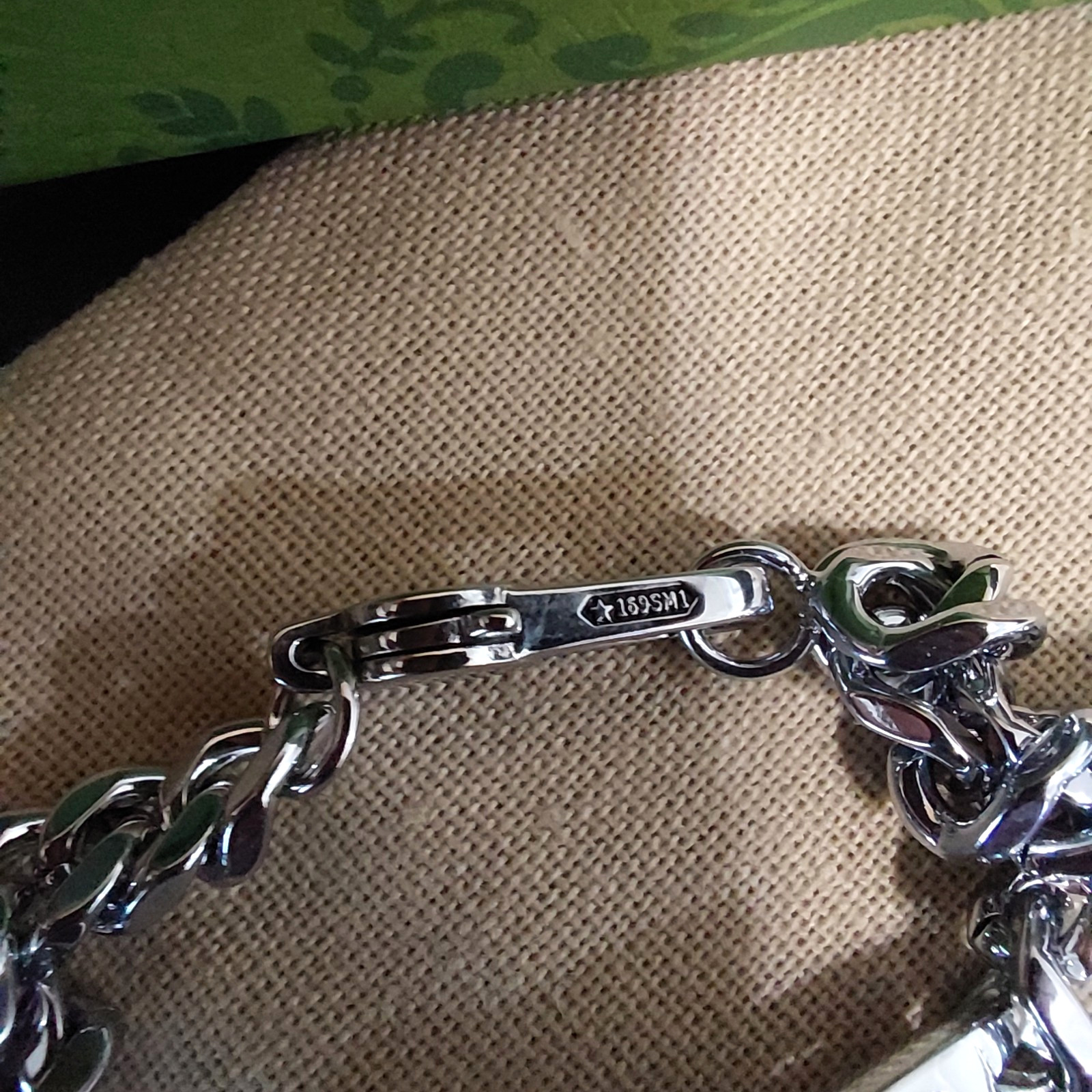 Gucci Silver Cutout G Chain Bracelet 7.5″