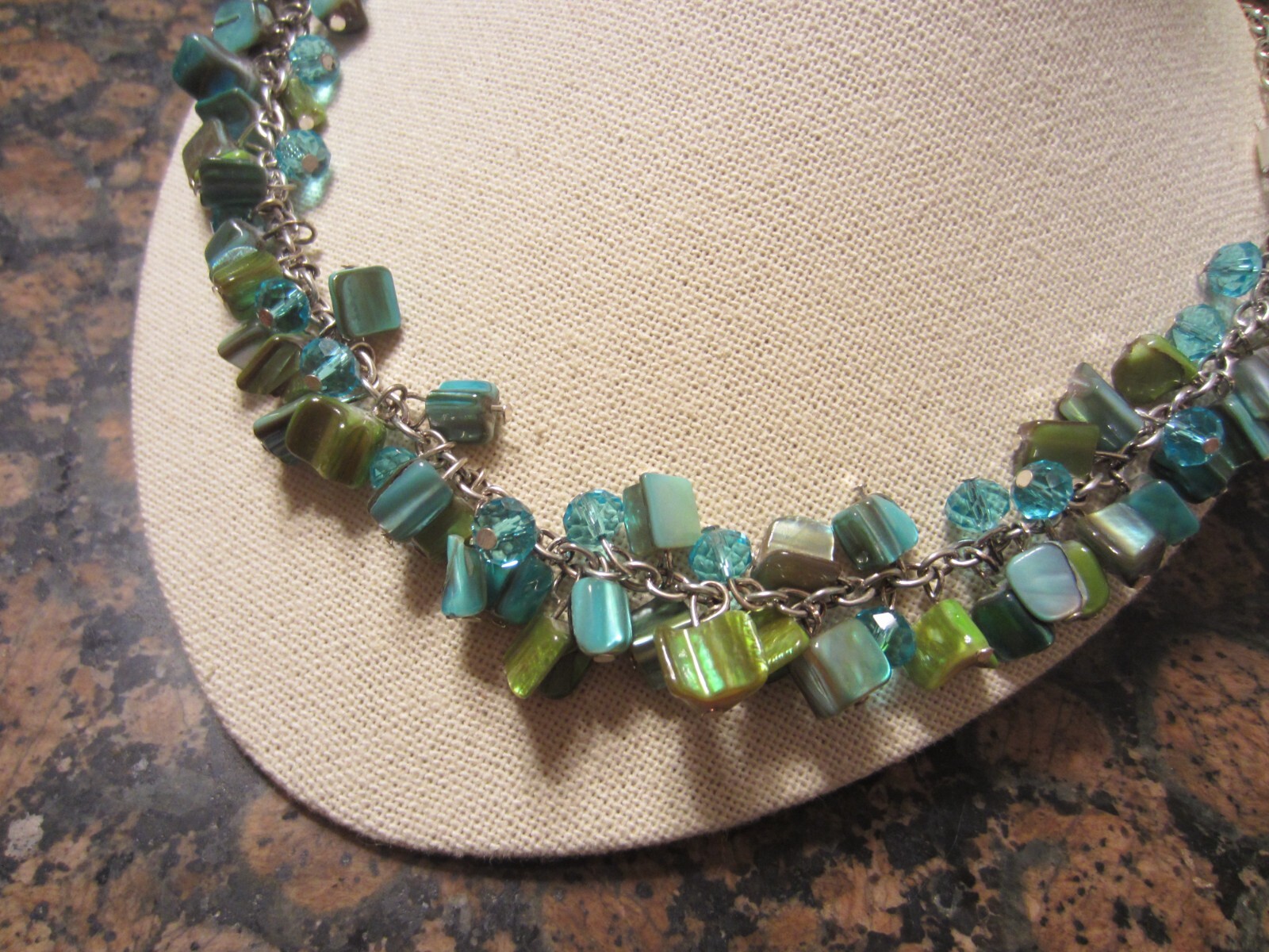 NWT GORGEOUS beaded necklace Apricot Lane Boutique Length 19 inches adjustable