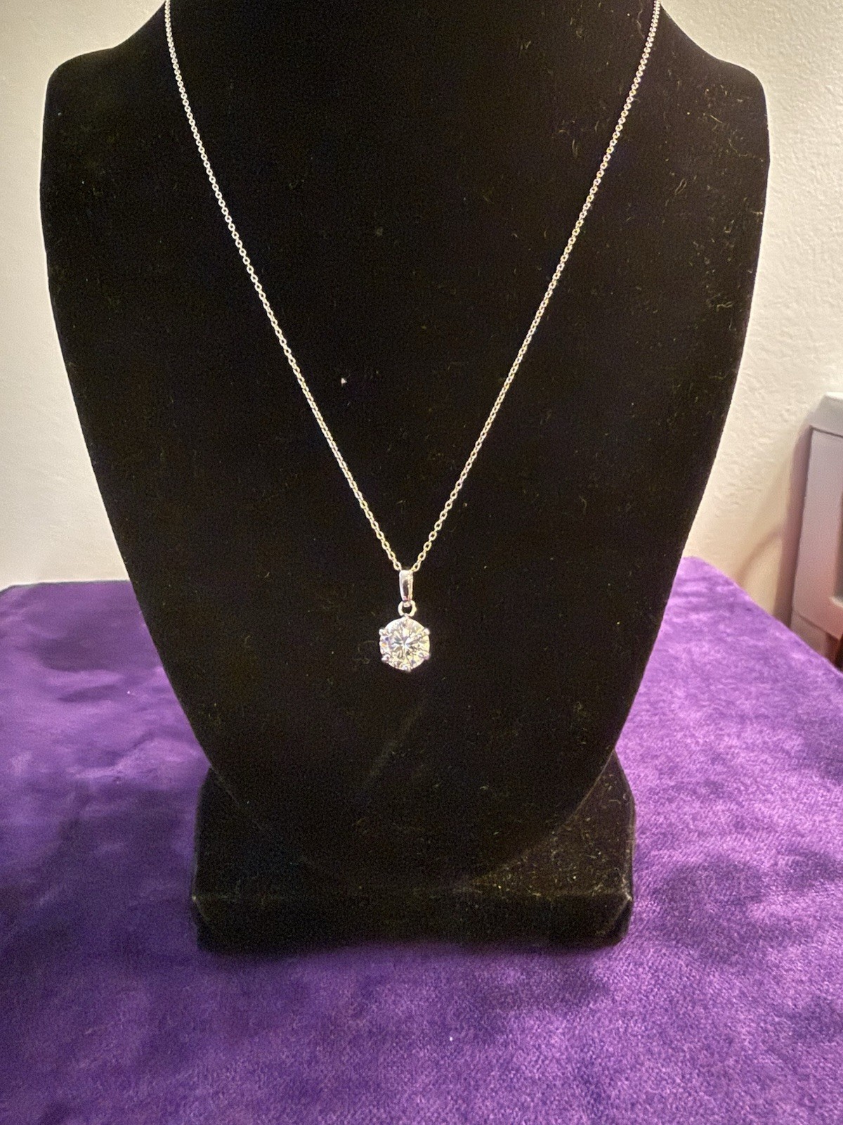 D’Joy 100 Facets Moiss. Pend. 8.5 mm Pend. Neck. 20 In. Rhod. Over Silver. Over