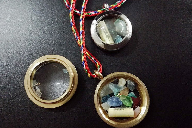 Steel+ Glass Waterproof Medicine Box Pill Case Necklace Beads Pendants