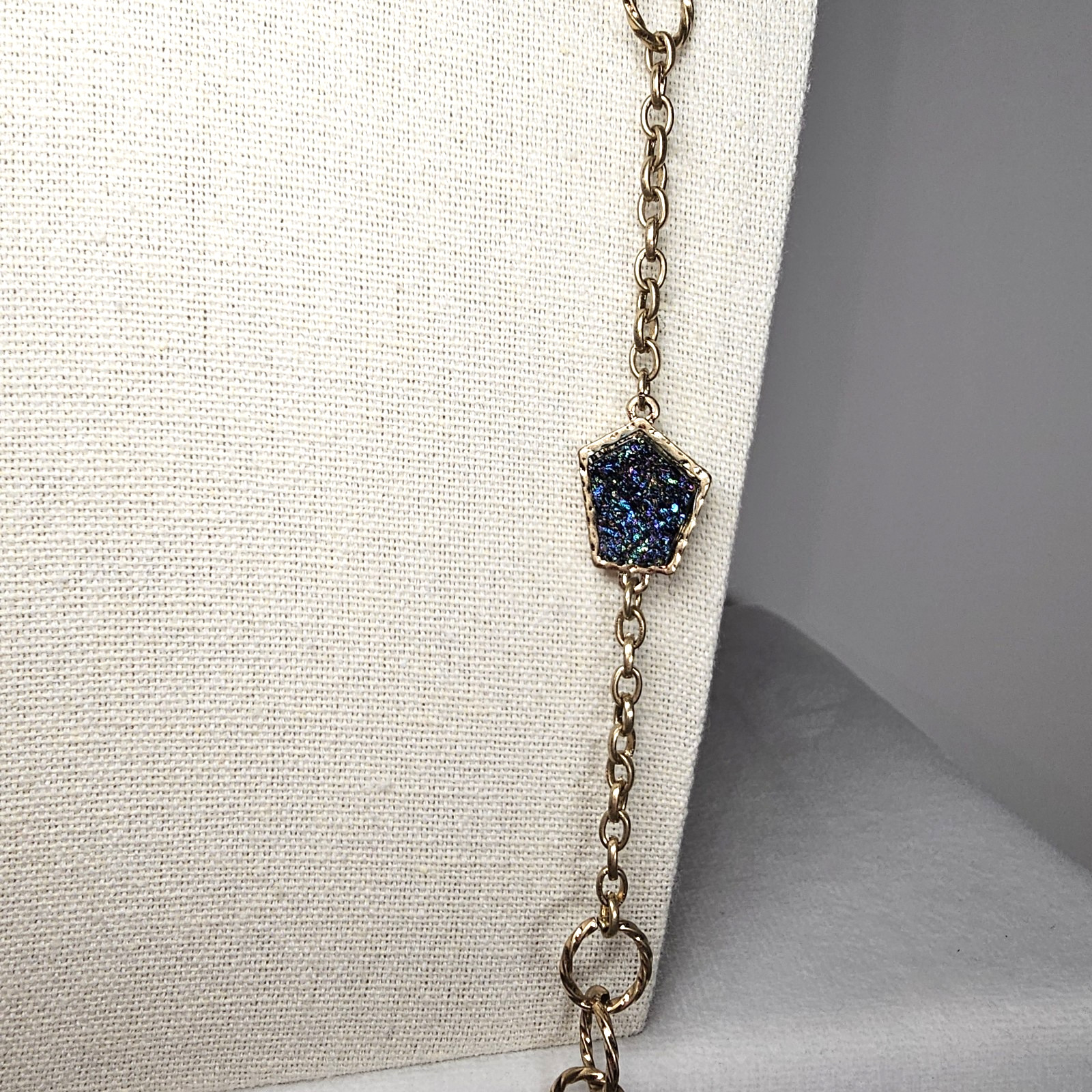 Charming Charlie BLUE DRUZY STONE NECKLACE 34″ Long Gold Tone MATCHING EARRINGS