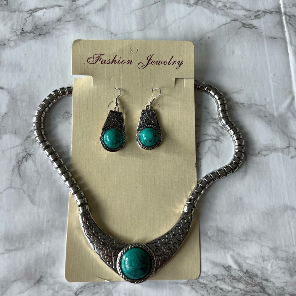 boutique necklace + earrings June Sale New