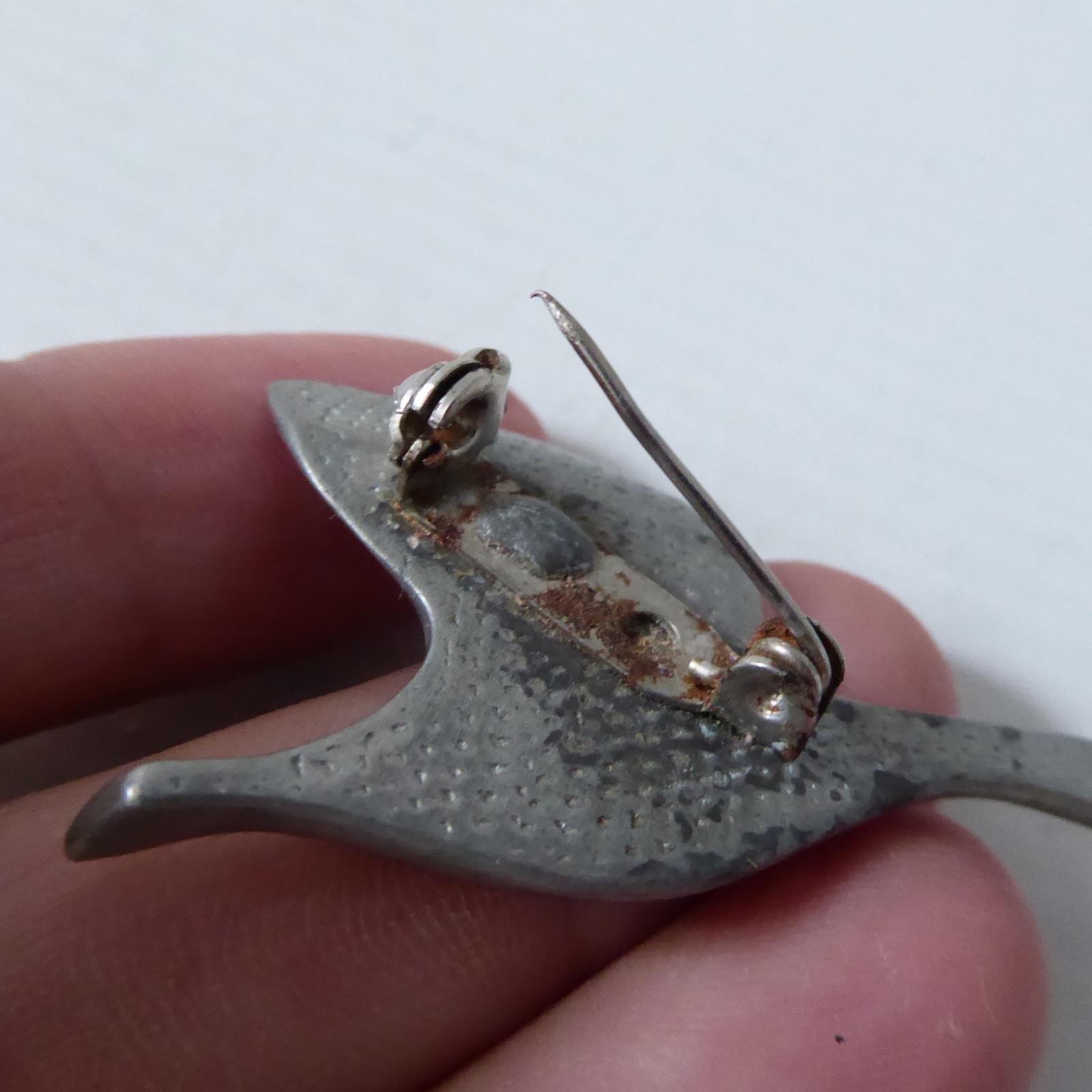 Frederick Design Canada goose modernist minimalist vintage brooch, flying bird