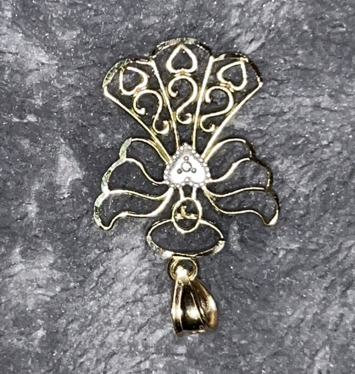 10k angel pendant