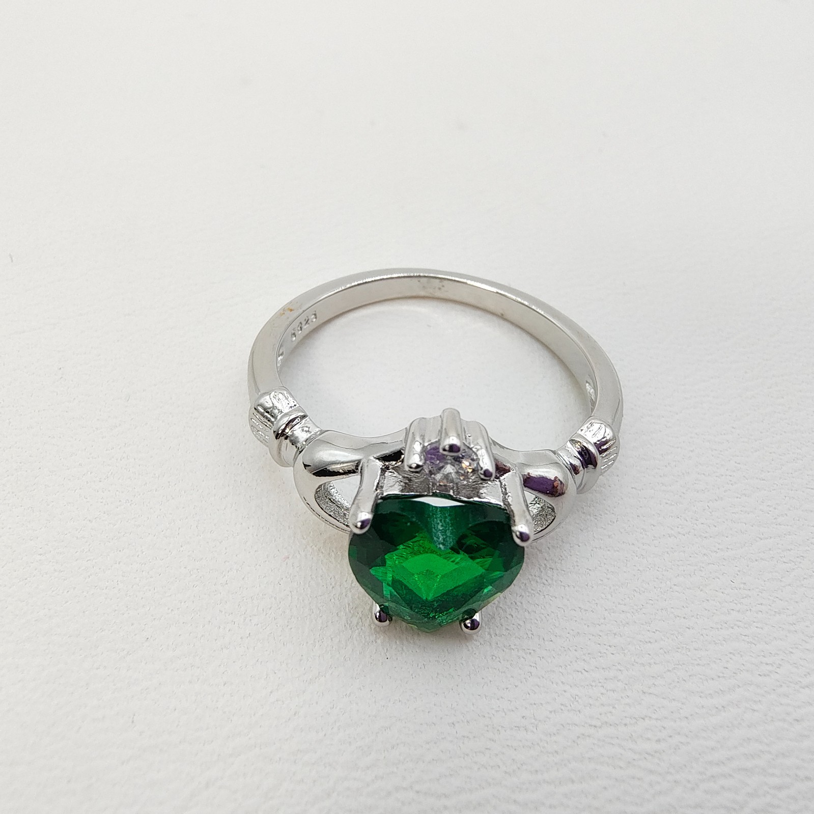 Claddagh Ring Irish Wedding Band Silver Plated Green CZ Sz 8 May Birthstone