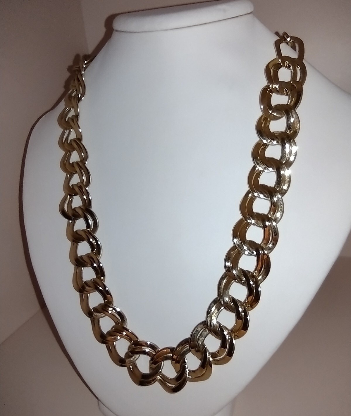 DOUBLE CURB LINK CHAIN GOLD TONE NECKLACE FASHION COSTUME 20 INCH UNMARKED