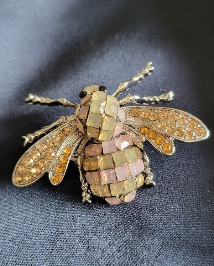FLY Brooch (Spain)