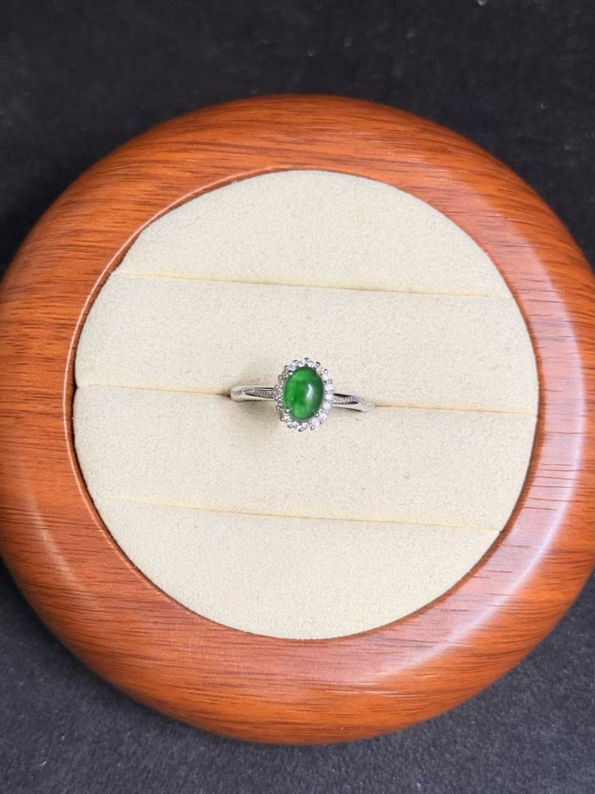 Beautiful 100% Natural green jadeite ring