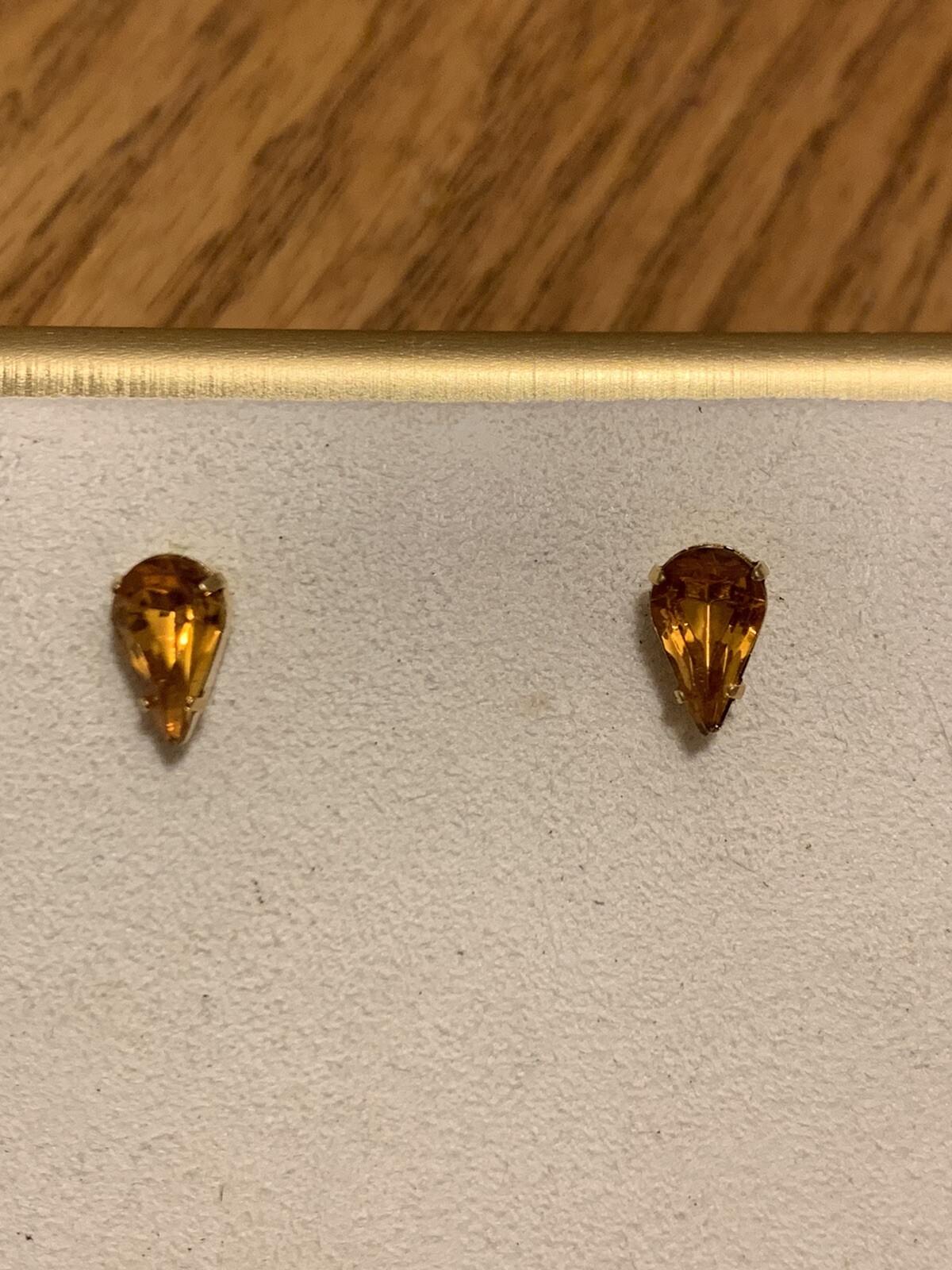 Beautiful Avon Vintage Sentimental Topaz Birthstone Gift Set