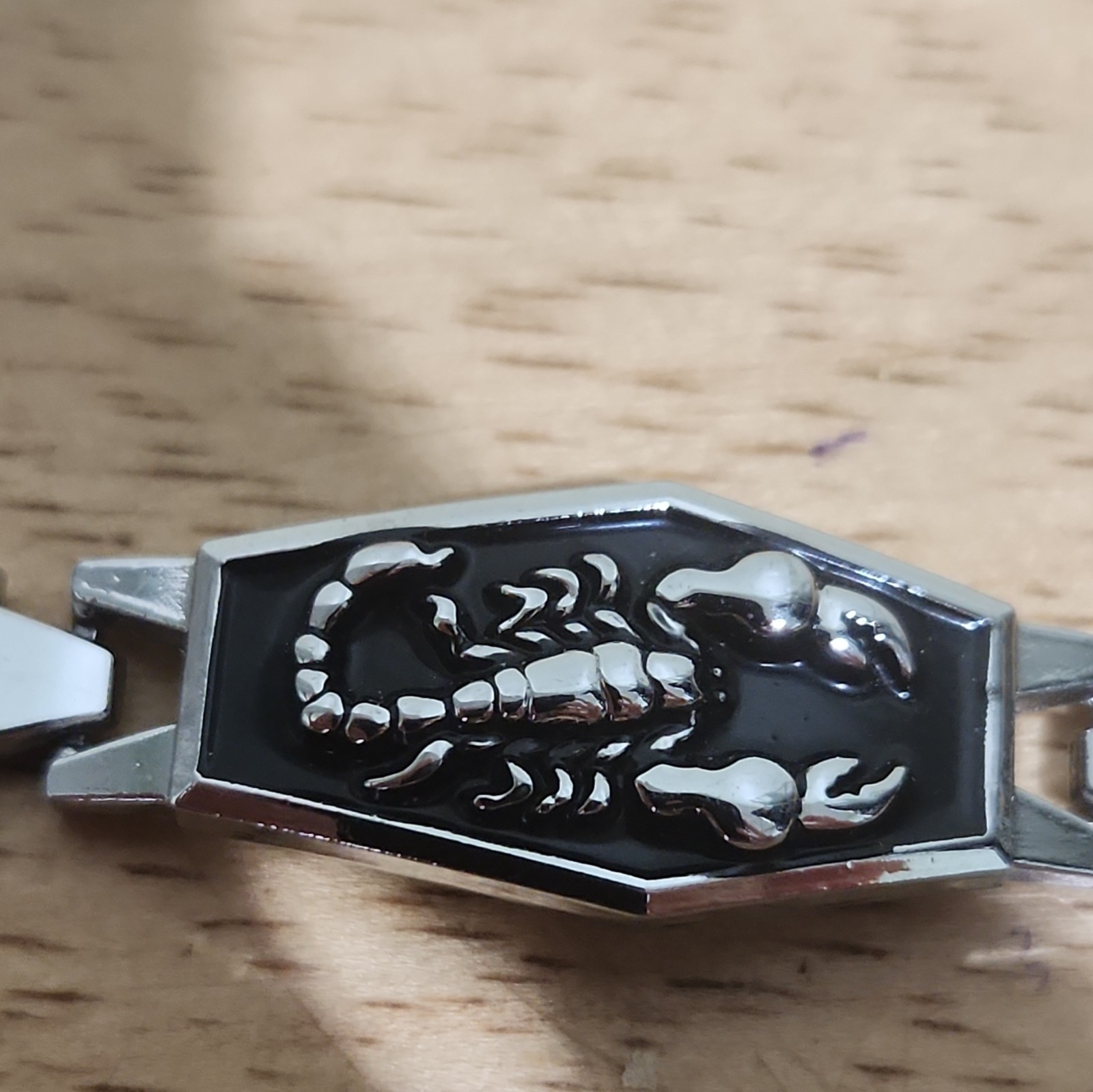 Stainless Steel Silver Tone Link Chain Bracelet Scorpion Center Black Enamel